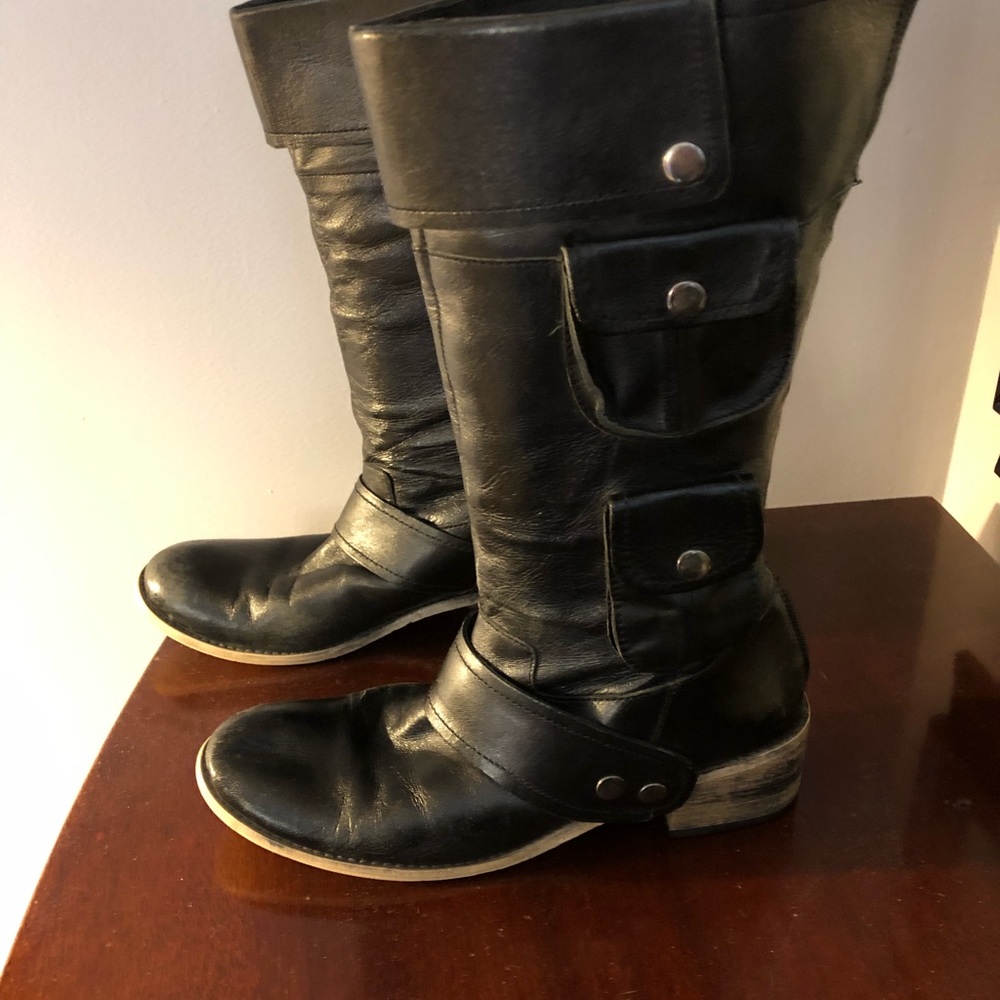 Medici mid calf black leather boots